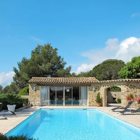 Sleeps 8 Pool Air Con Wifi Holiday home